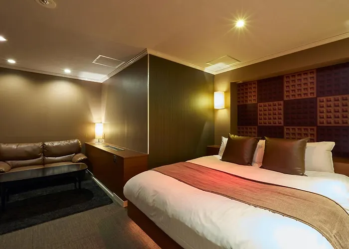 Hotel Love (Adults Only)
