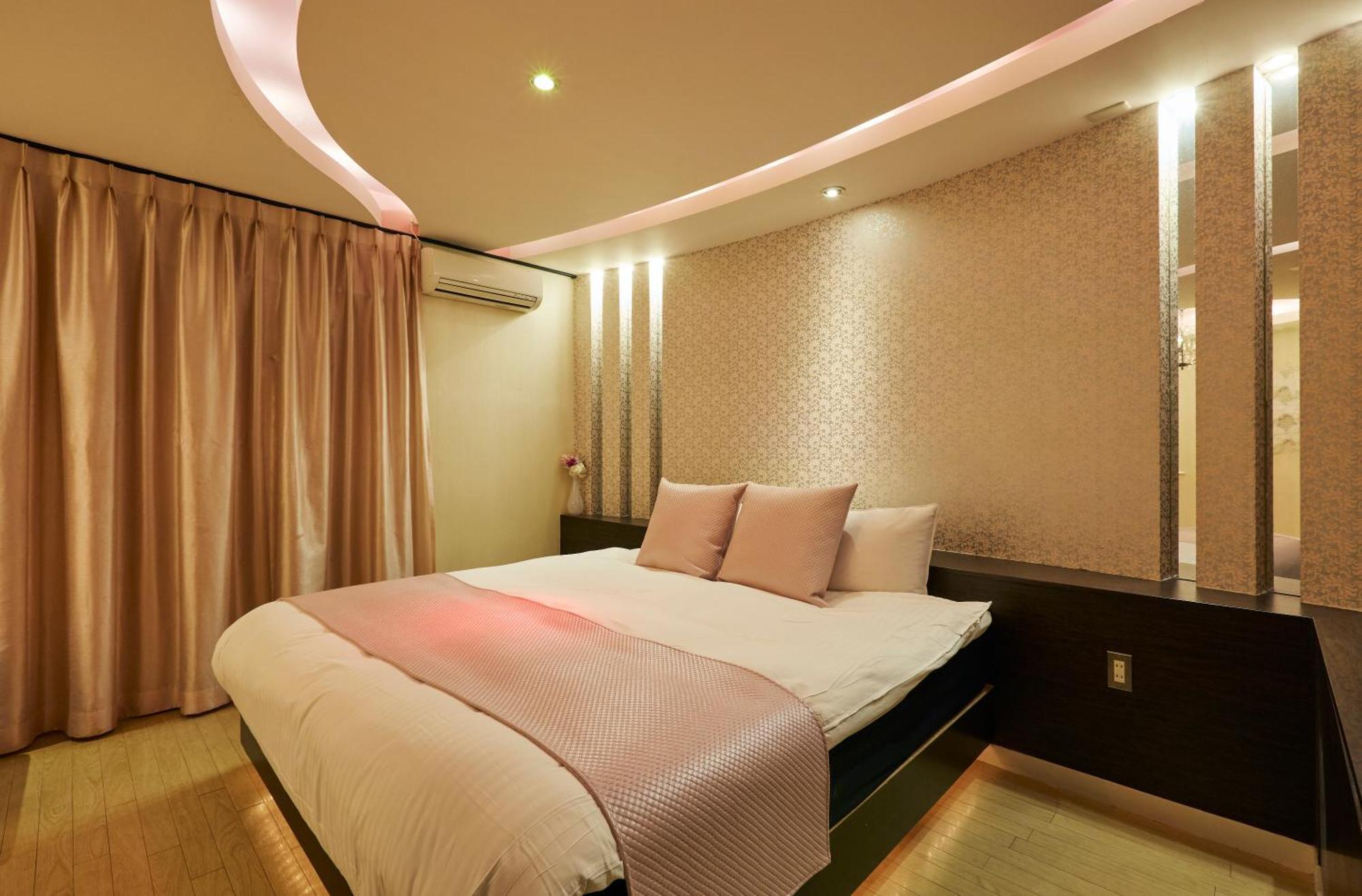 Hotel (adults Only) 3*
