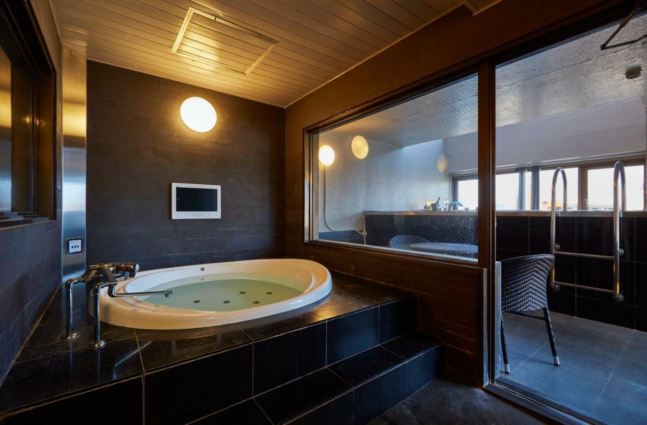 Hotel (adults Only)